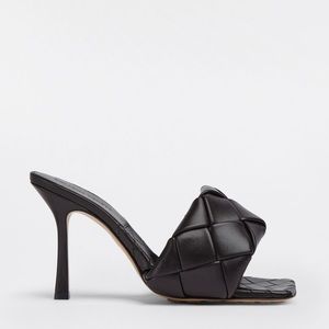NEVER WORN Bottega Vanetta black - Lido - heal ( 6.5 )